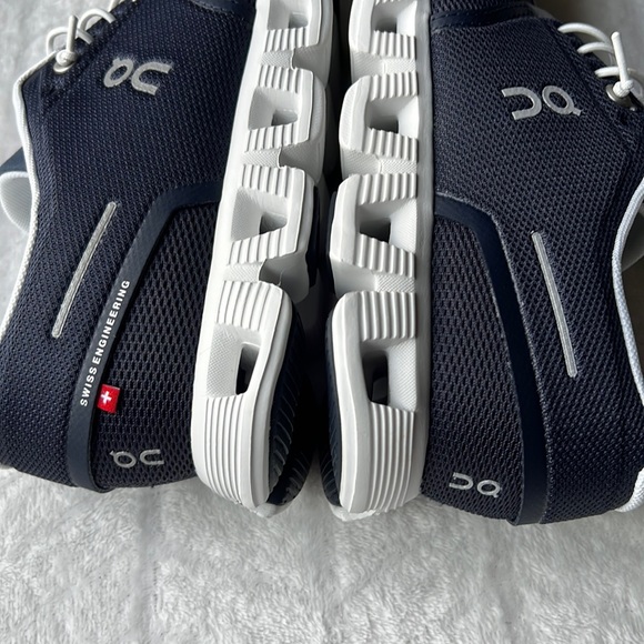 Men’s On Running Cloud Sneakers - Navy. - Picture 13 of 16